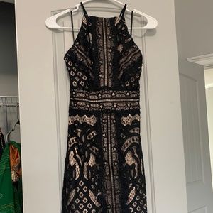 Lulu's Black lace midi dress